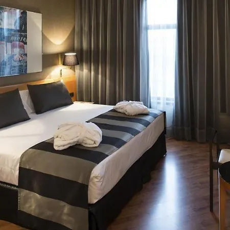 Catalonia Plaza מלון 4*