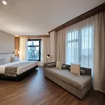 Catalonia Plaza Hotel 4*