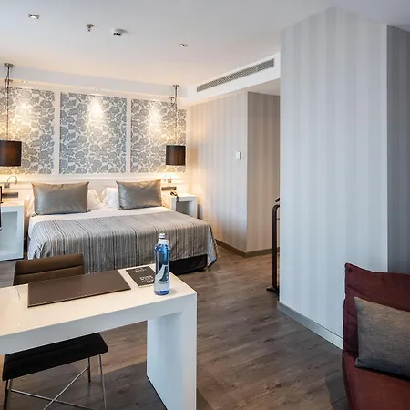 Catalonia Plaza Ξενοδοχείο 4*
