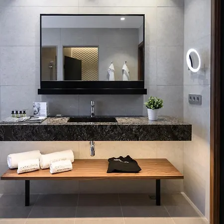 Ξενοδοχείο Catalonia Plaza 4*