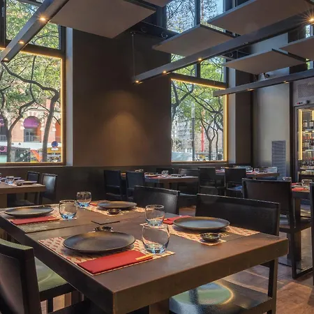 Catalonia Plaza Ξενοδοχείο 4*